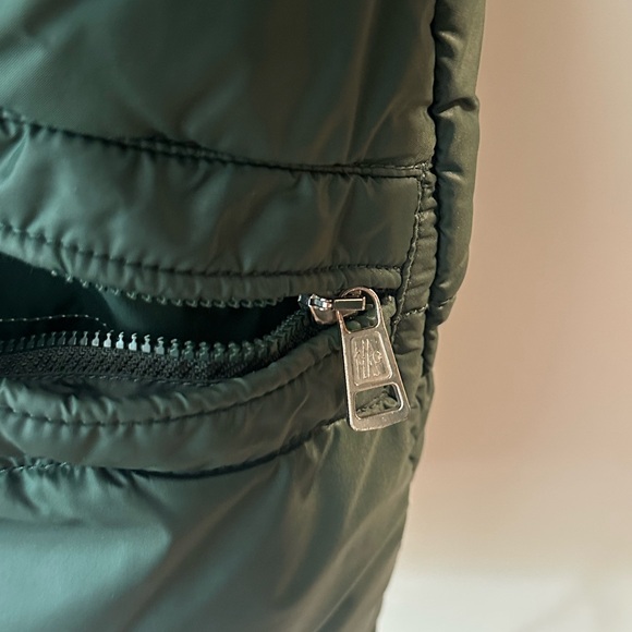 Oversized Moncler Dark Green Puffer Jacket - Picture 3 of 8